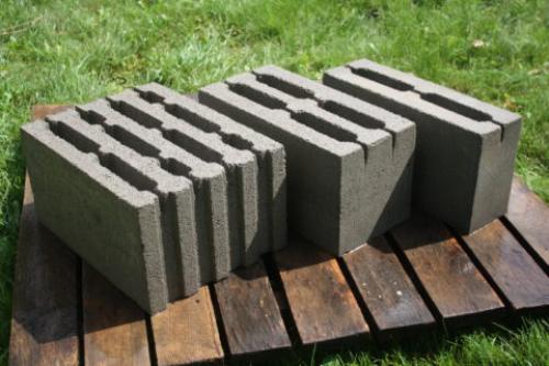 Дачный дом из керамзитобетонных блоков. Положительные и отрицательные свойства материала