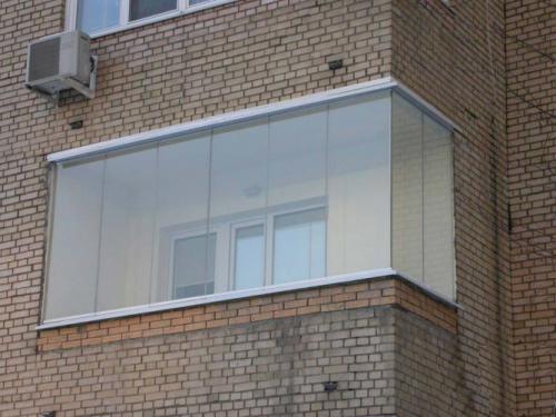 Безрамное остекление балконов и лоджий: особенности технологии