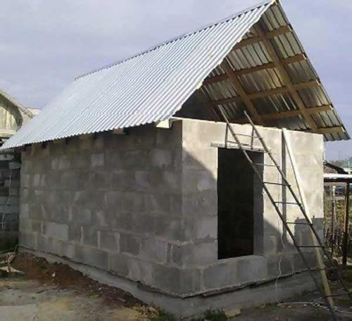 Из какого блока лучше строить баню