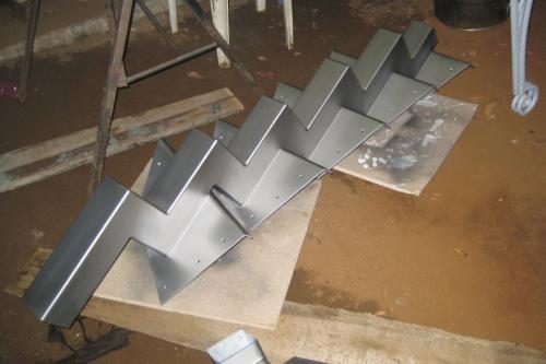 Лестница на одном косоуре. Обустройство косоуров и ступеней 03 Лестница на одном косоуре. Обустройство косоуров и ступеней 03