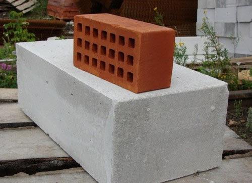 Из какого блока лучше строить баню