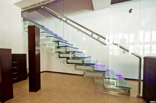 Лестница на второй этаж в частном доме на одном косоуре. Обзор лестниц на второй этаж для частного дома