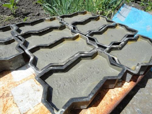 Садовая плитка своими руками в домашних условиях. Что нужно для изготовление плитки