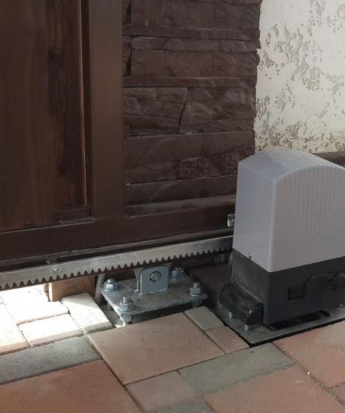 Какой привод для откатных ворот лучше. Основные моменты при выборе привода