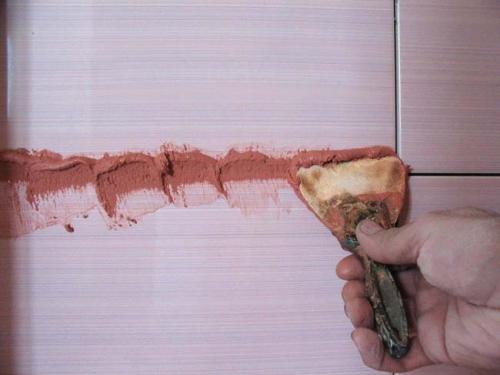 Как расшивать швы плитки. Правильная расшивка швов плитки: советы мастеров