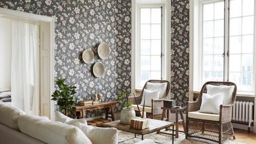 Дизайн гостинной обои двух цветов. Обои для гостиной — выбираем тип обоев