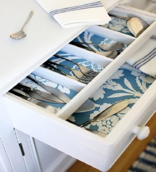 Что делать с пестрыми обоями.  Обновляем мебель.