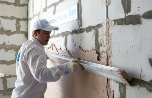 Штукатурка пеноблока снаружи. Штукатурка пеноблоков: необходимость и этапы работ