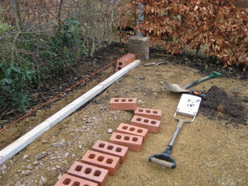 Клумбы из камня и кирпича. Клумбы из кирпича —, как красиво сложить своими руками? 115 фото и советы дизайнеров