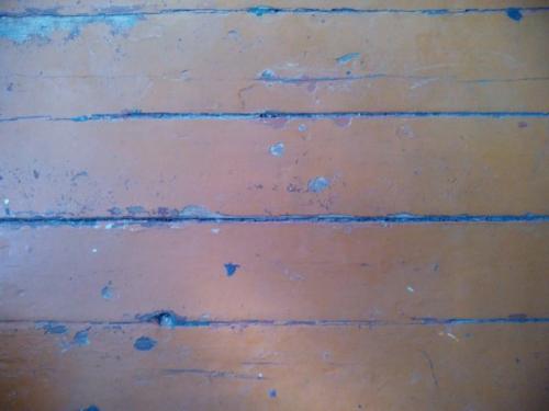 Чем затыкать щели. Чем заделать щели в полу: способы народные, оригинальные и радикальные