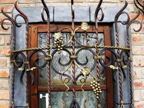 Виды решеток на окна своими руками. Виды оконных решеток