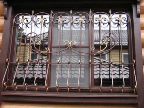 Виды решеток на окна из арматуры. Металлические решетки на окна: виды и монтажные премудрости