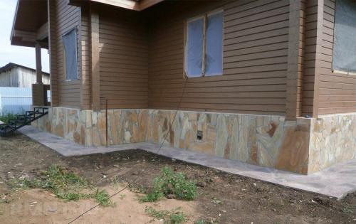 Как обложить цоколь дома плиткой. Какой вид камня лучше выбрать для облицовки