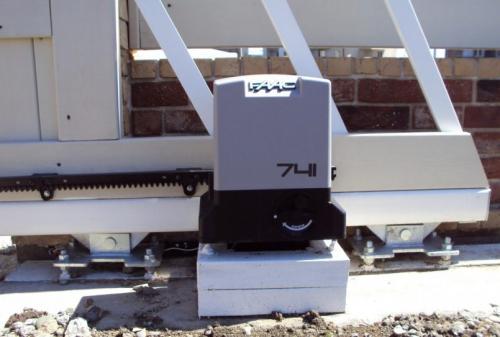 Какой привод для откатных ворот лучше. Основные моменты при выборе привода