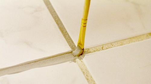 Обновить швы между плиткой. Не знаете, как обновить затирку на плитке в ванной? Пошаговая инструкция и лучшие способы