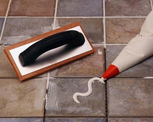 Как промазать швы между плиткой. Что такое затирка для плитки 24