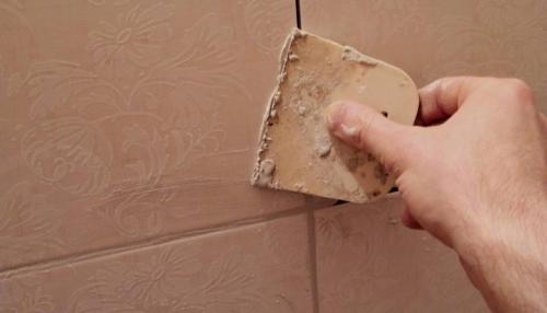 Как промазать швы между плиткой. Что такое затирка для плитки 04