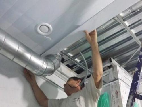 Монтаж реечного потолка своими руками. Пошаговая инструкция монтажа 06