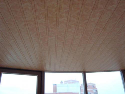 Деревянный реечный потолок своими руками. Особенности технологии