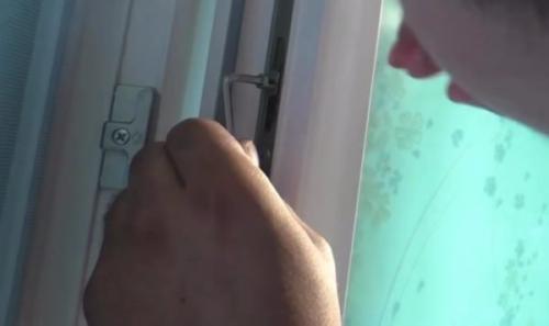 Пластиковое окно не закрывается плотно. Что делать, если рукоятка не проворачивается до конца