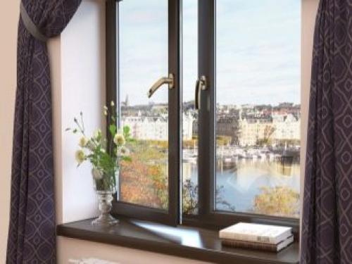 Створка не закрывается до конца. Регулируем пластиковые окна 09