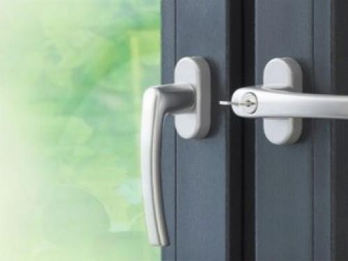 Створка не закрывается до конца. Регулируем пластиковые окна 10