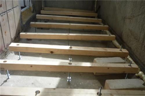 Пол на лагах на балконе. Пол по лагам