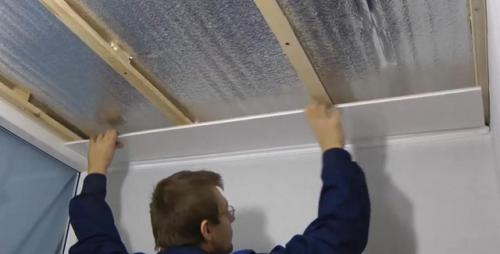 Укладка панелей пвх на потолок. Рекомендации по выбору панелей 06