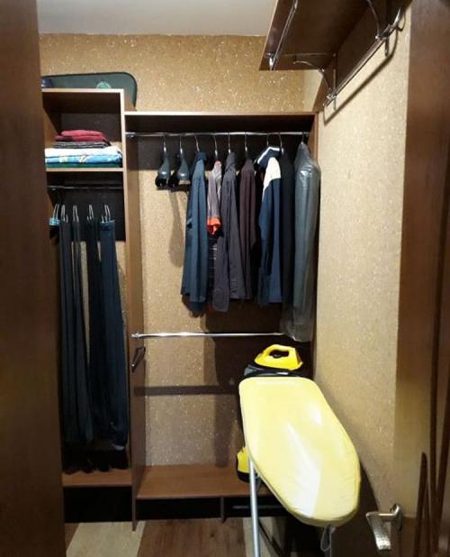 Чем отделать стены в прихожей. Отделка стен прихожей пробковым покрытием