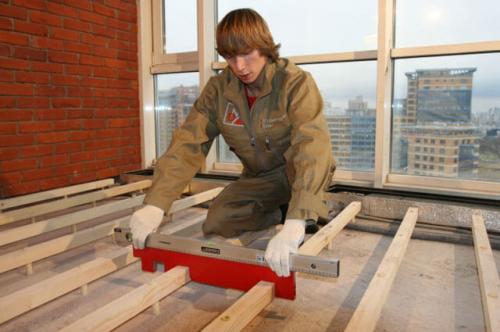 Деревянный пол в квартире? Вы серьезно (бюджетное решение, которое выглядит дорого) 23