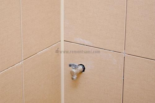 Как положить плитку на стену в углу. Как правильно положить плитку в углах?