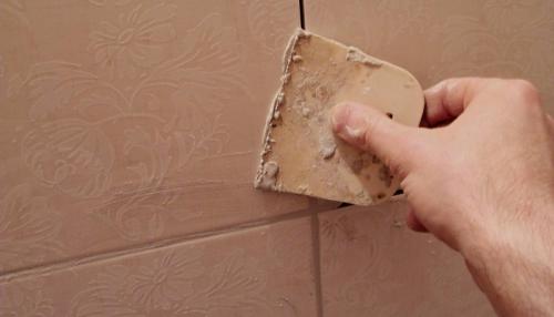 Как положить правильно кафельную плитку на стену. Затирание швов 02 Как положить правильно кафельную плитку на стену. Затирание швов 02