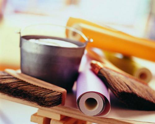 Как приклеить обои на обои флизелиновые. Как клеить обои на обои 02