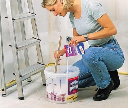 Как клеить флизелиновые обои под покраску. Технология поклейки