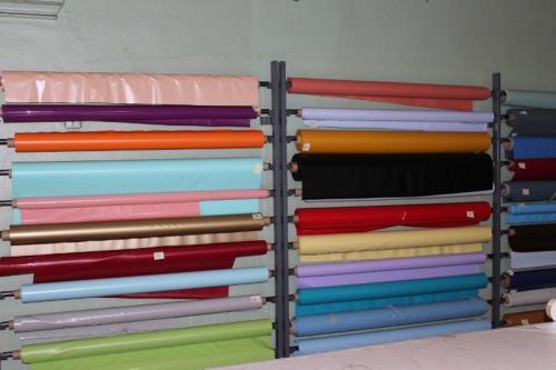 Натяжной потолок это. Как правильно выбрать натяжной потолок. Преимущества и недостатки натяжных потолков.