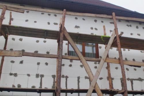 Вреден ли пенопласт внутри дома. Чем опасен пенопласт(пенополистирол). Страшная цена современных утеплителей.