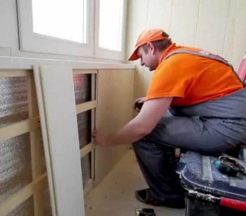 Чем отделать стены на балконе. Делаем обрешетку