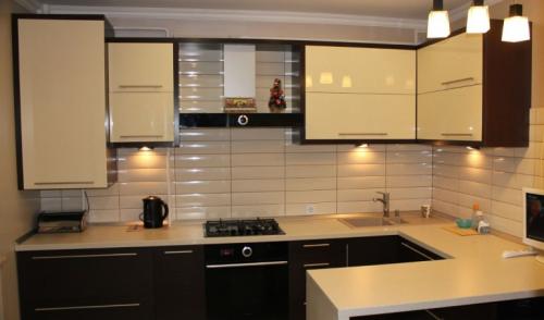 Сочетание цветов в мебели. Умелая комбинация оттенков в кухонном помещении