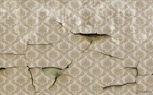 Как лучше ободрать старые обои. №2. Традиционный способ: снятие обоев при помощи воды 03 Как лучше ободрать старые обои. №2. Традиционный способ: снятие обоев при помощи воды 03