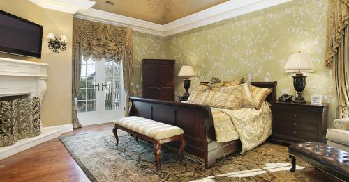 Сколько рулонов обоев нужно на 30 кв м. Примеры расчета количества обоев