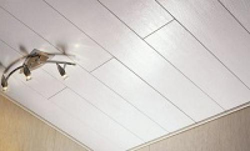 Как приклеить потолочную плитку на неровный потолок. Пенопластовый каркас для поклейки плитки на неровный потолок