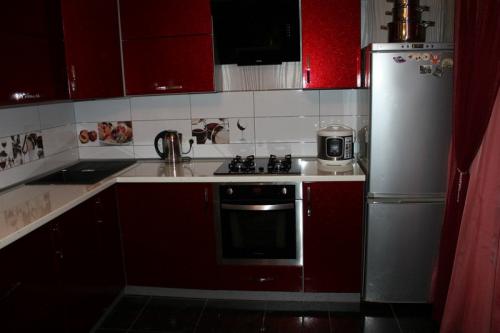 Как положить плитку на стену в кухне. Виды, размеры и формы