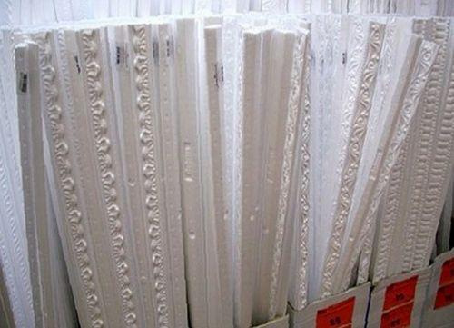 Как правильно наклеить потолочные плинтуса. Как правильно клеить? 12