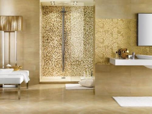 Золотистый диван в интерьере. Золотой оттенок в деталях