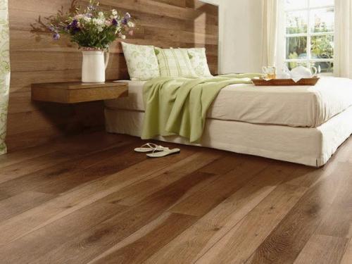 Паркетная доска дуб. Паркет из дуба: виды, характеристики древесины, интерьеры