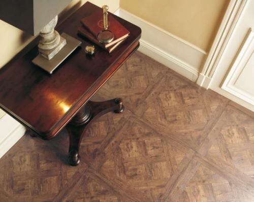 Как правильно укладывать ламинат вдоль или поперек. Некоторые особенности коридоров