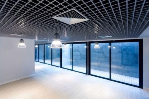 Монтаж потолка грильято. Кратко о потолках грильято