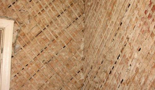 Нанесение декоративной штукатурки на фасад. Нанесение смеси на поверхности из различных материалов