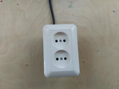 Двойная розетка в два подрозетника. Подключаем двойную розетку в один подрозетник