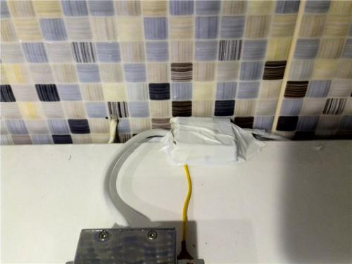 Сенсорный выключатель сам включается. Очумелые ручки - сенсорный выключатель.